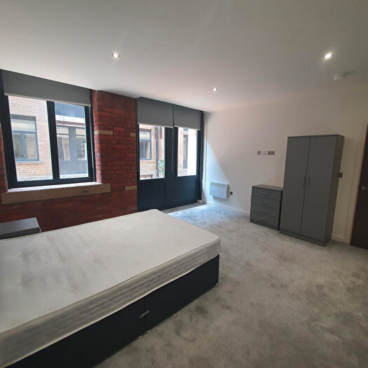 3 Bedroom Apartment To Rent In Conditioning House, Cape Street, Bradford, Yorkshire, BD1