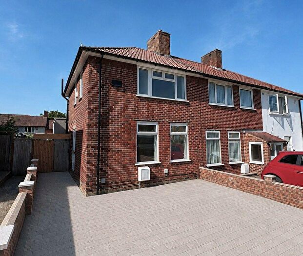 3 Bedroom End Of Terrace House To Rent In Dittisham Road, London, SE9
