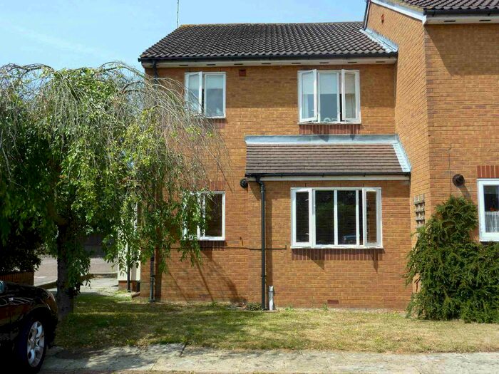 1 Bedroom Property To Rent In Brambling Close, Bushey, WD23