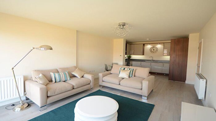 2 Bedroom Flat To Rent In Grebe Way, Maidenhead, SL6