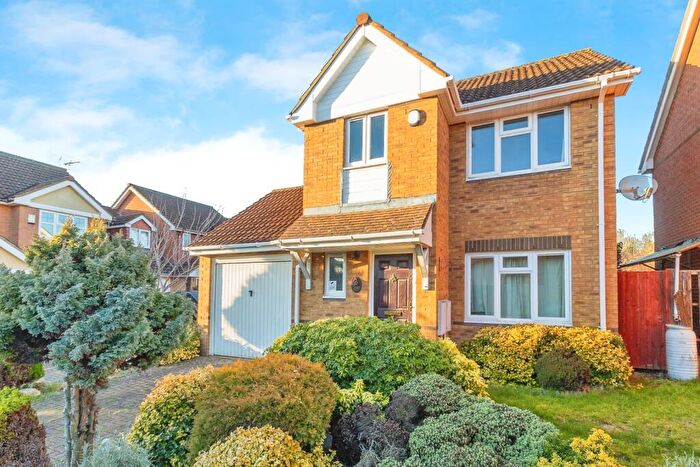 3 Bedroom Detached House For Sale In Kalman Gardens, Old Farm Park, Milton Keynes, Buckinghamshire, MK7