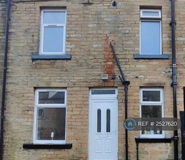 2 Bedroom End Of Terrace House To Rent In Pannal Street, Bradford, BD7
