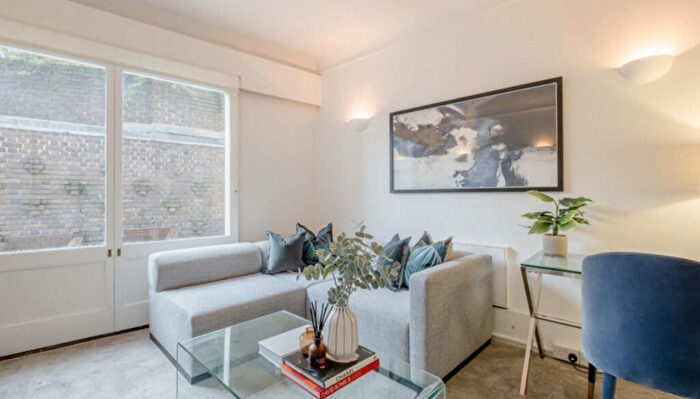 2 Bedroom Apartment To Rent In Park Road, London, NW8