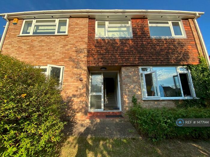 4 Bedroom Detached House To Rent In Bracken Way, Guildford, GU3