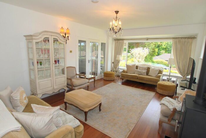 3 Bedroom Detached Bungalow For Sale In Station Road, Eynsford, DA4