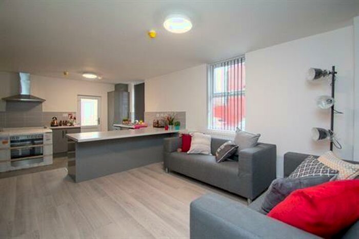 6 Bedroom Terraced House To Rent In Cotswold Street, Liverpool, L7