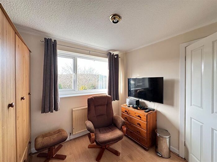 3 Bedroom Terraced House For Sale In Princess Close, Mossley, Ashton-Under-Lyne, OL5