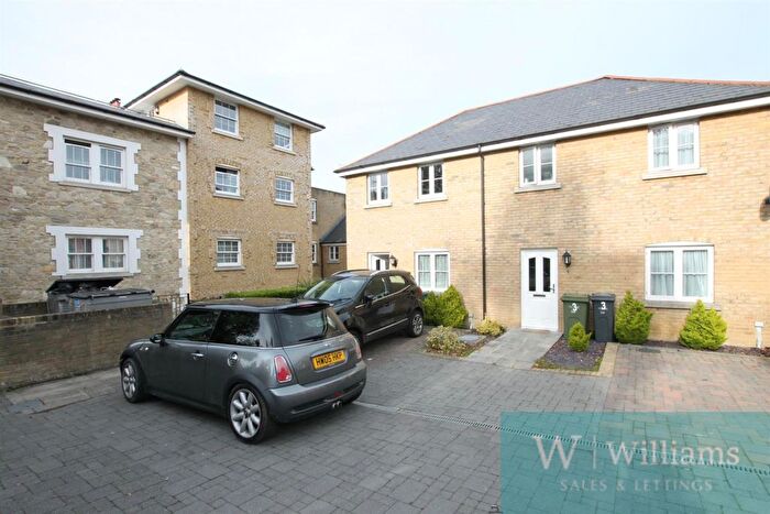 2 Bedroom End Of Terrace House To Rent In George Street, Ryde, PO33