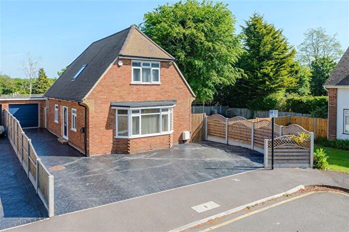 3 Bedroom Detached House For Sale In Cheshunt Close, Meopham, Kent, DA13