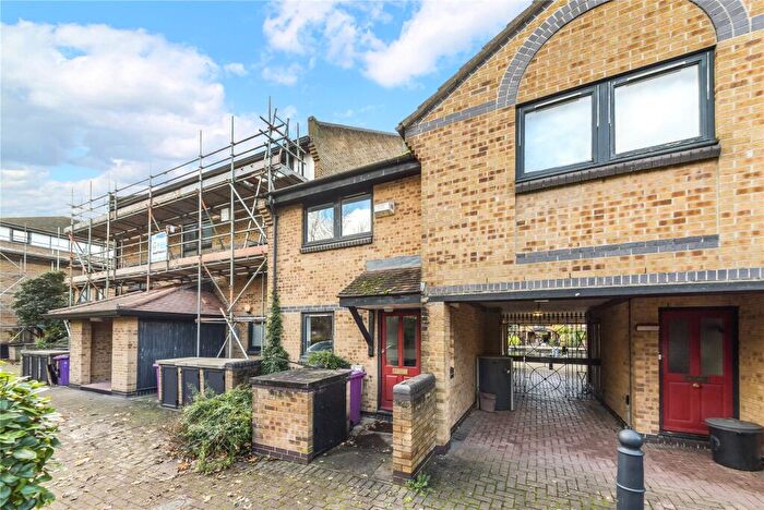 2 Bedroom Terraced House To Rent In Falcon Way, London, E14