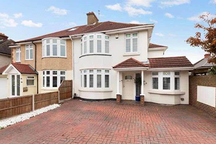 4 Bedroom Semi-Detached House For Sale In Darwin Road, Welling, DA16