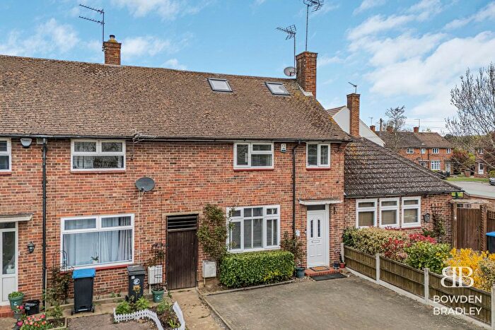 3 Bedroom Terraced House For Sale In Willingale Road, Loughton, IG10
