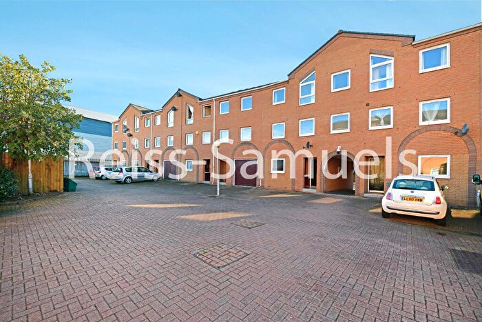 7 Bedroom Town House To Rent In Cyclops Mews, Isle Of Dogs, Canary Wharf, London, E14