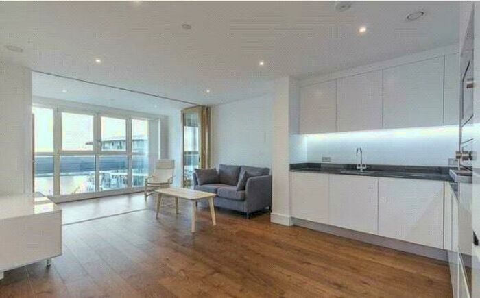 2 Bedroom Flat To Rent In Gateway Tower, Western Gateway, E16