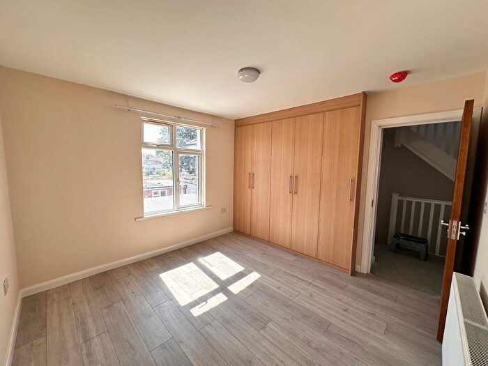 3 Bedroom Flat To Rent In Southall, UB2