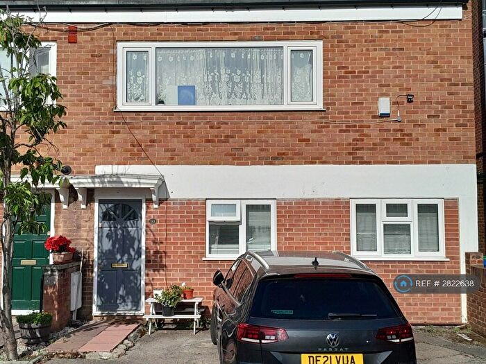 2 Bedroom Maisonette To Rent In Concord House, New Malden, KT3