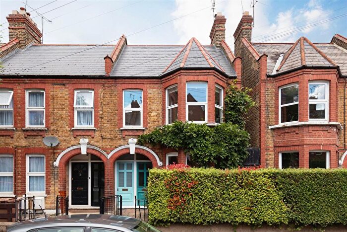 2 Bedroom Flat For Sale In Brettenham Road, Walthamstow, E17