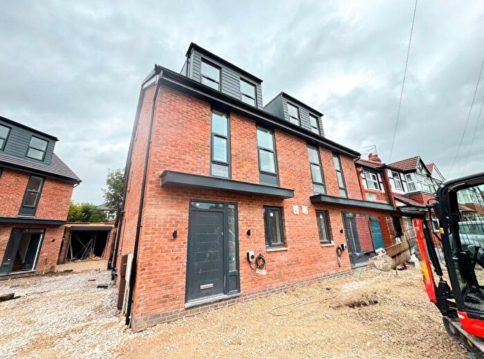 4 Bedroom Semi-Detached House For Sale In Woodlands Drive, Offerton, Stockport, SK2