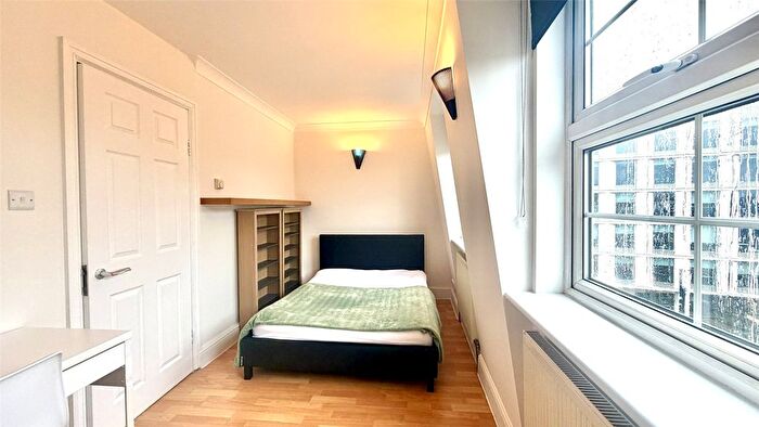 2 Bedroom Flat To Rent In Drummond Street, London, NW1
