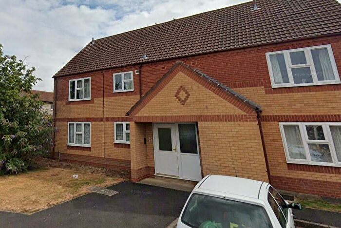2 Bedroom Flat To Rent In Gaunt Close, Spalding, Lincolnshire, PE11