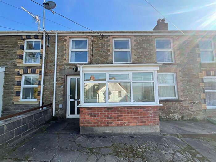 3 Bedroom Terraced House For Sale In Heol Y Garn, Ammanford, SA18