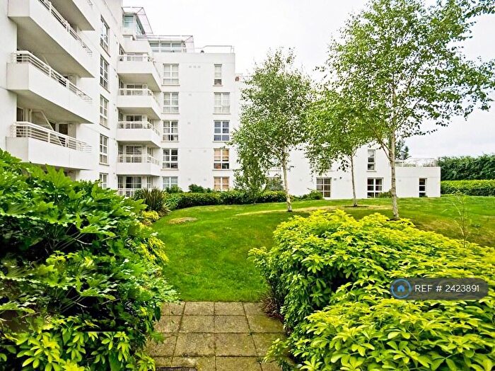 2 Bedroom Flat To Rent In Barrier Point Road, London, E16