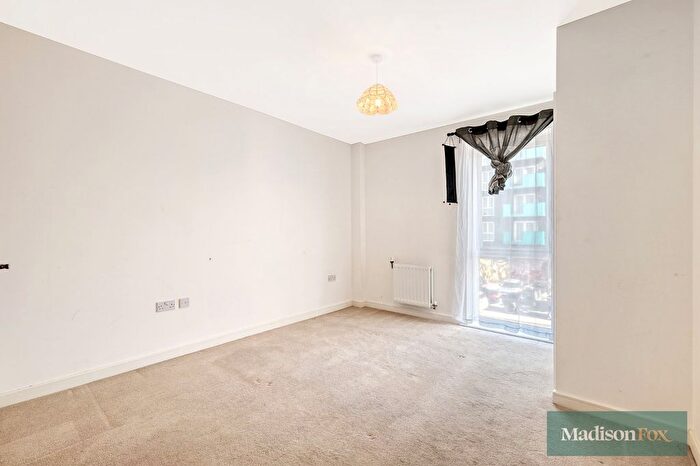 2 Bedroom Flat For Sale In Handley Page Road, Barking, IG11