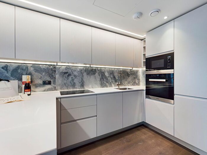 1 Bedroom Flat To Rent In Fountain Park Way, London, W12