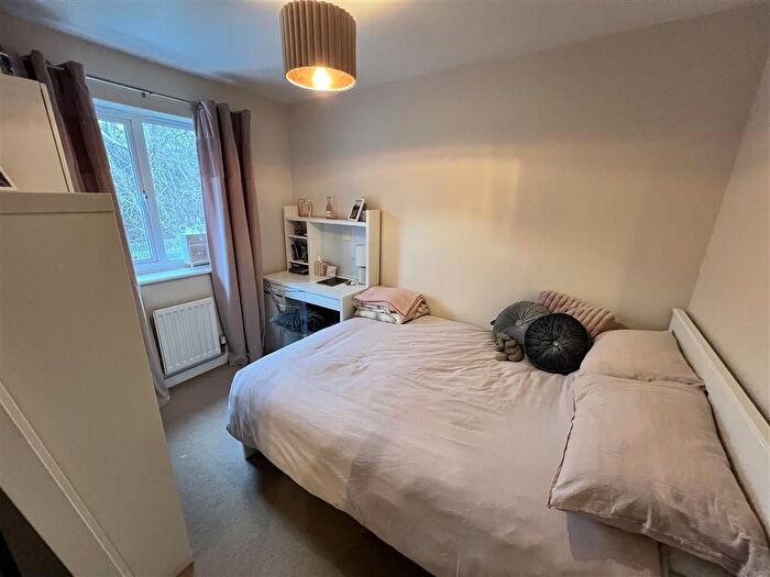 3 Bedroom Terraced House For Sale In Cromwell Mount, Pontefract, WF8