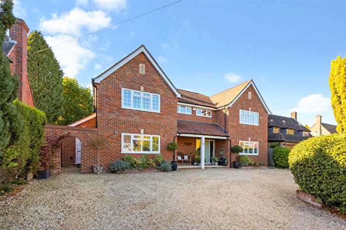 5 Bedroom Detached House For Sale In Walkwood Rise, Beaconsfield, Buckinghamshire, HP9