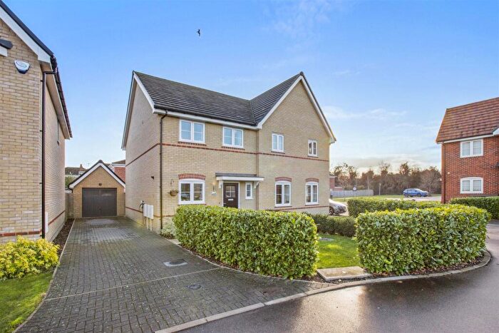 3 Bedroom Semi Detached House For Sale In Farmers Way, Longwick, Princes Risborough, HP27