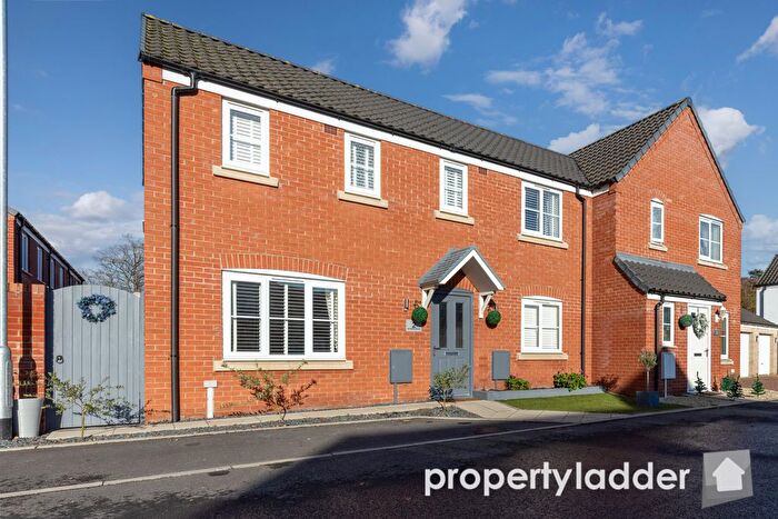 3 Bedroom Semi-Detached House For Sale In Bodmin Drive, Sprowston, Norwich, NR7