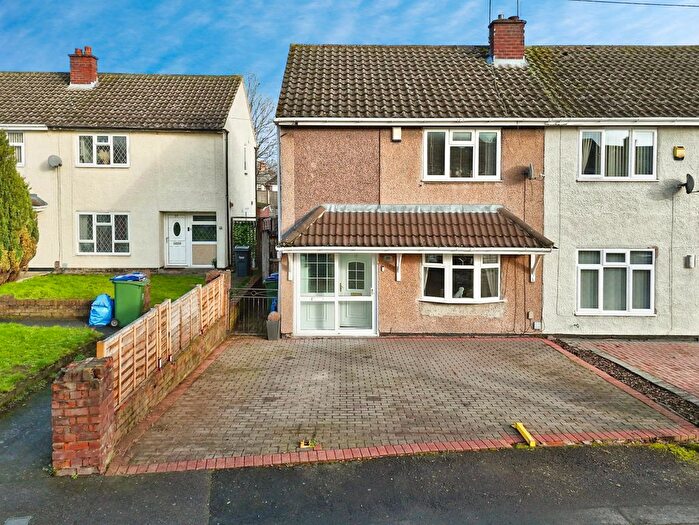 2 Bedroom Semi Detached House For Sale In Stonehouse Crescent, Wednesbury, Wednesbury, WS10