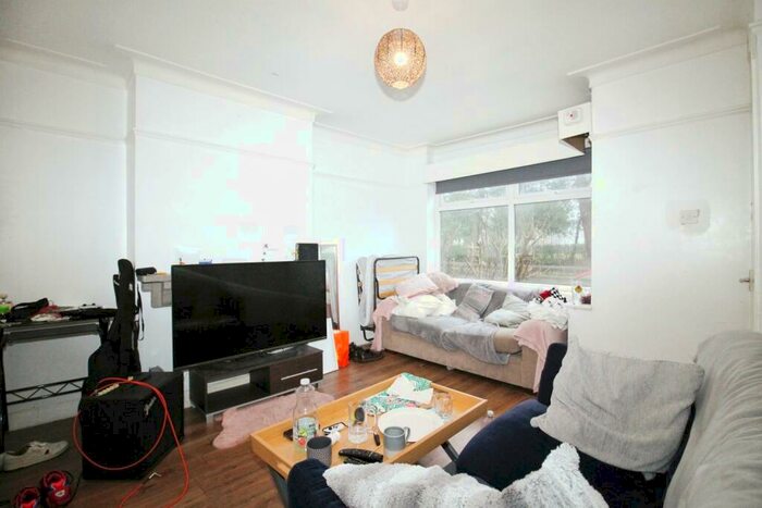 4 Bedroom Terraced House To Rent In Park View Road, Burley, Leeds, LS4