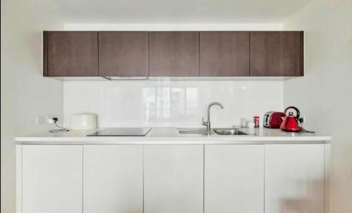 1 Bedroom Flat To Rent In Lily House, Capital Court, Kew Bridge, London, TW8