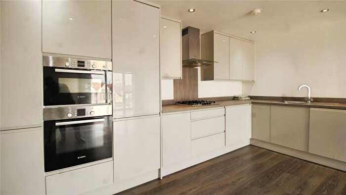 2 Bedroom Flat To Rent In Bowyer Court, Pickford Lane, Bexleyheath, DA7