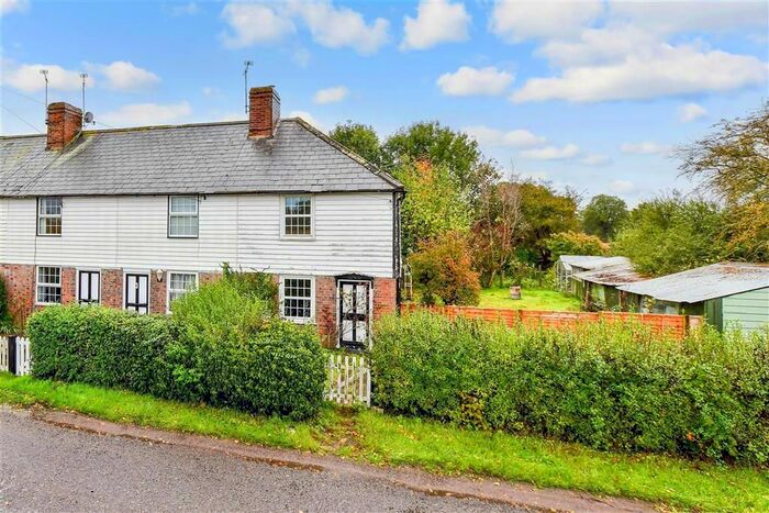 2 Bedroom Cottage For Sale In Weald North, Smarden, Ashford, Kent, TN27