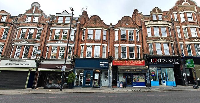 2 Bedroom Flat For Sale In Archway Rd, Highgate, N6