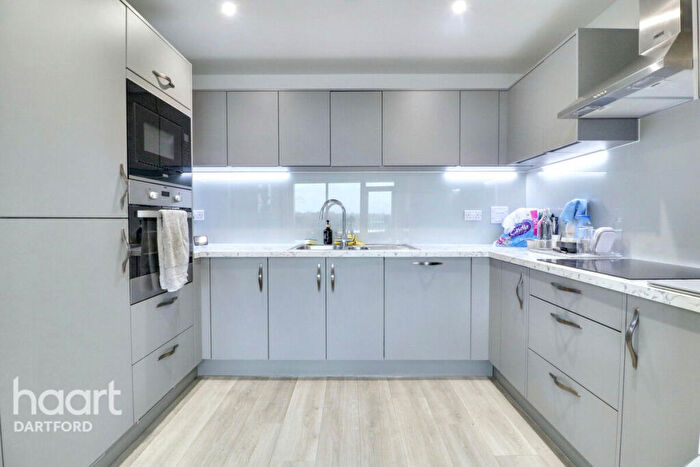 2 Bedroom Apartment For Sale In Vauxhall Place, Dartford, DA1