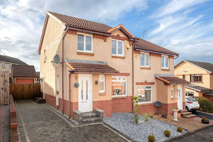 3 Bedroom Semi-detached House For Sale In Drumview Gardens, Bo'ness, EH51