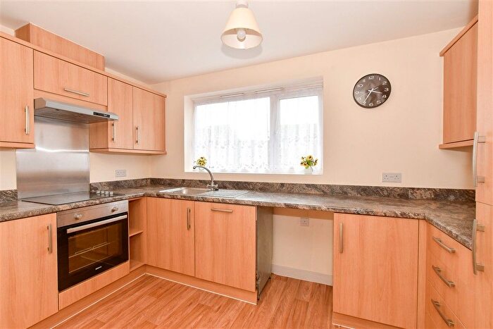 3 Bedroom Detached House For Sale In Beauchamp Drive, Newport, Isle Of Wight, PO30