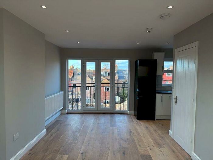 3 Bedroom Duplex To Rent In Richborough Road, London, NW2