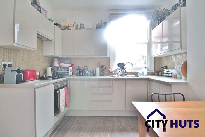 4 Bedroom Terraced House To Rent In Crowland Road, Seven Sisters, N15