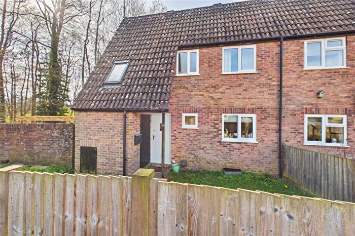 3 Bedroom End Of Terrace House For Sale In Lister Avenue, East Grinstead, West Sussex, RH19