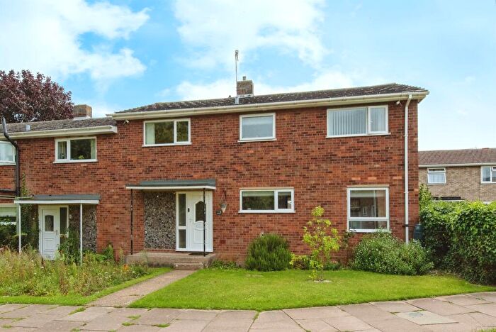 4 Bedroom Semi-Detached House For Sale In Deck Walk, Bury St. Edmunds, IP32