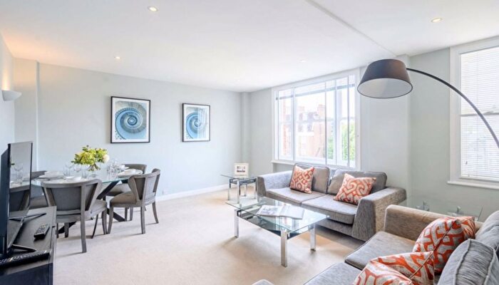 2 Bedroom Flat To Rent In Hill Street, London, W1J