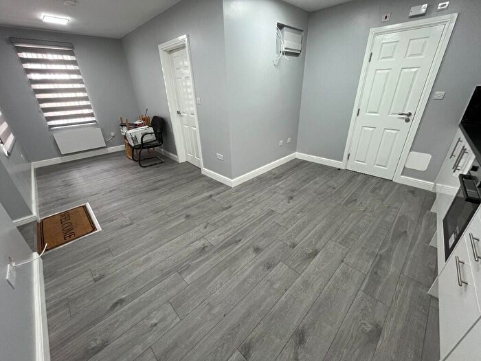 1 Bedroom Flat To Rent In The Burroughs, London, NW4