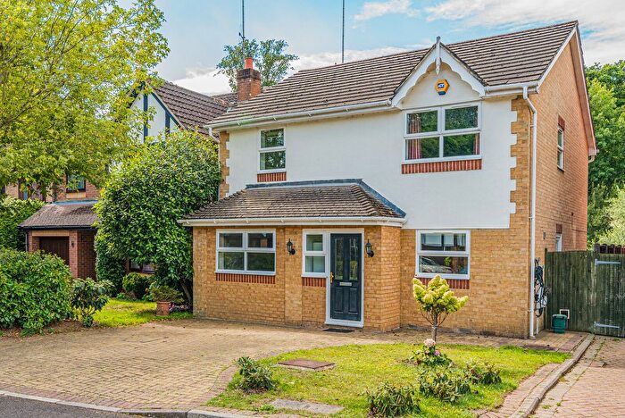 4 Bedroom Detached House To Rent In Connaught Drive, Weybridge, Surrey, KT13