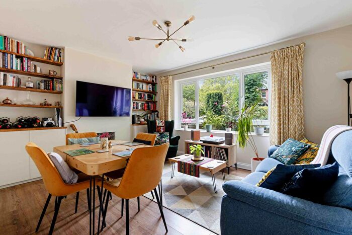 3 Bedroom Flat To Rent In Lawrie Park Avenue, Sydenham, SE26