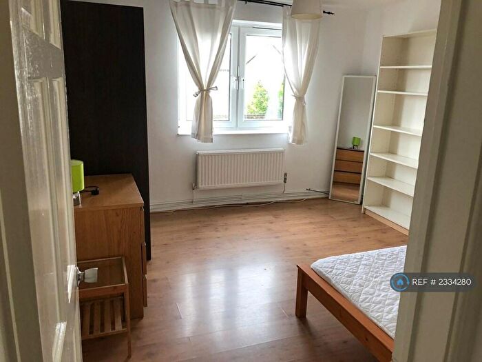 2 Bedroom Flat To Rent In Manor Park, London, E12